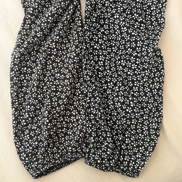 Floral Brandy Melville off the shoulder shirt - Picture 3 of 3